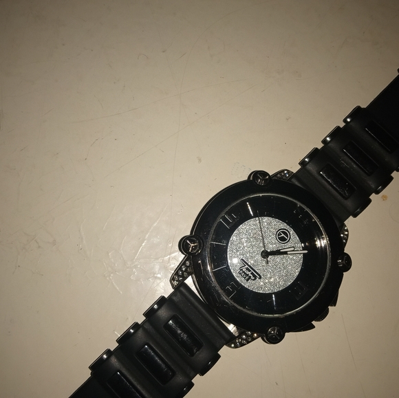 Stuff - Picture 11 of 16